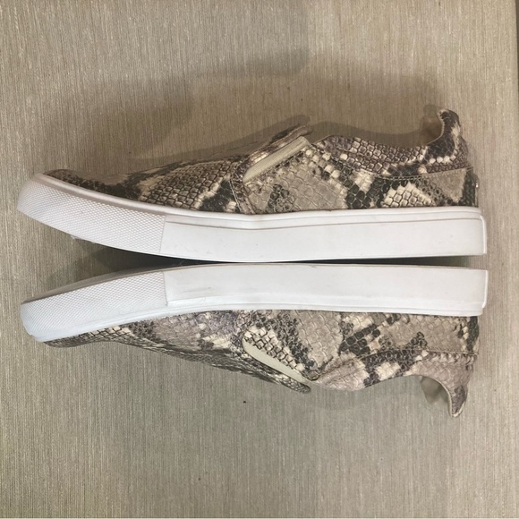 STEVE MADDEN Sz 9 Ellen Snake Print  Slip On Leather Upper Rubber Sole Loafers - Picture 11 of 12
